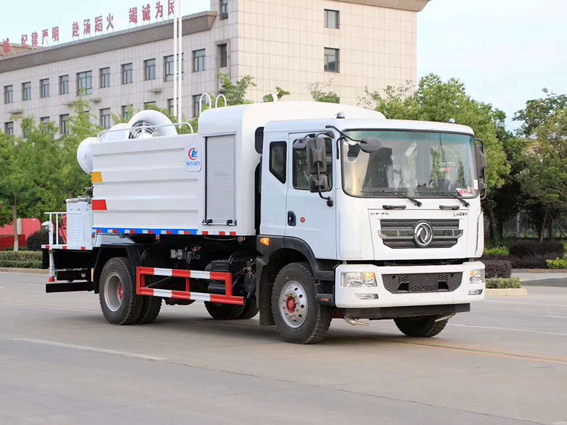 東風多利卡多功能抑塵車
