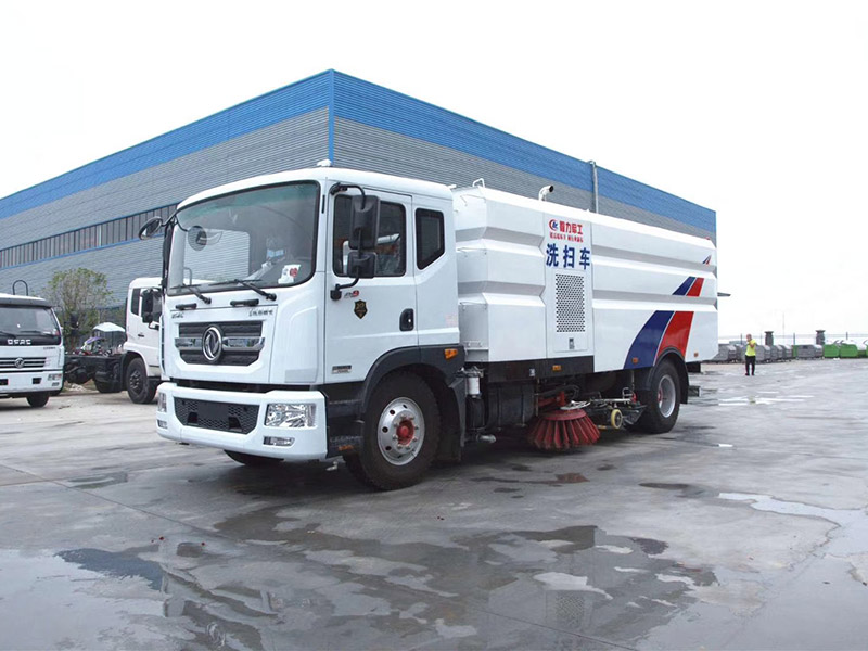 東風(fēng)多利卡D9洗掃車