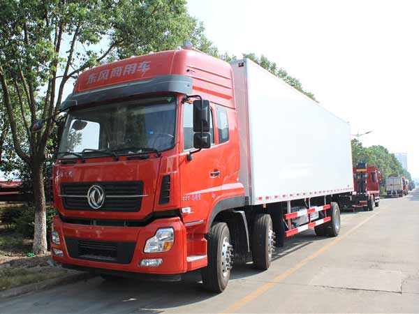 東風天龍冷藏車-廂長9.6米