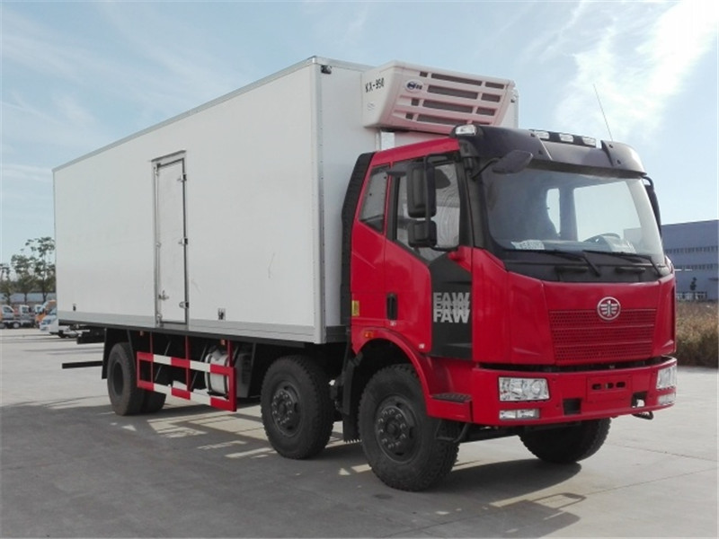 解放J6小三軸冷藏車-廂長8.7米