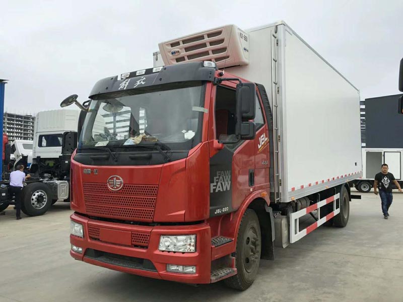 解放J6L冷藏車-廂長6.8米