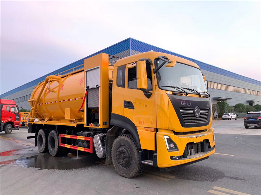 國(guó)六東風(fēng)天龍清洗吸污車