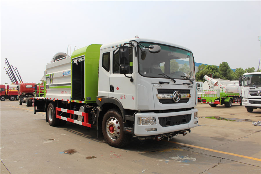 國(guó)六東風(fēng)多利卡D9多功能抑塵車