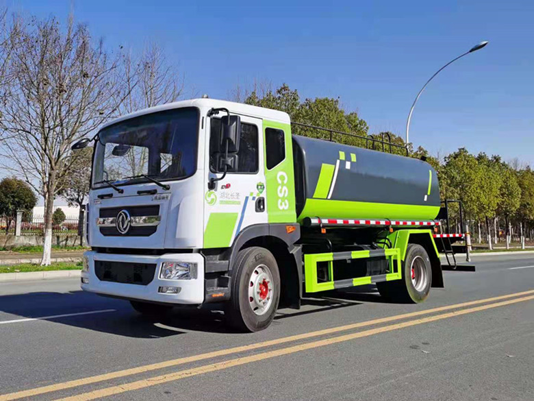 夏天，東風D9灑水車廠家直銷