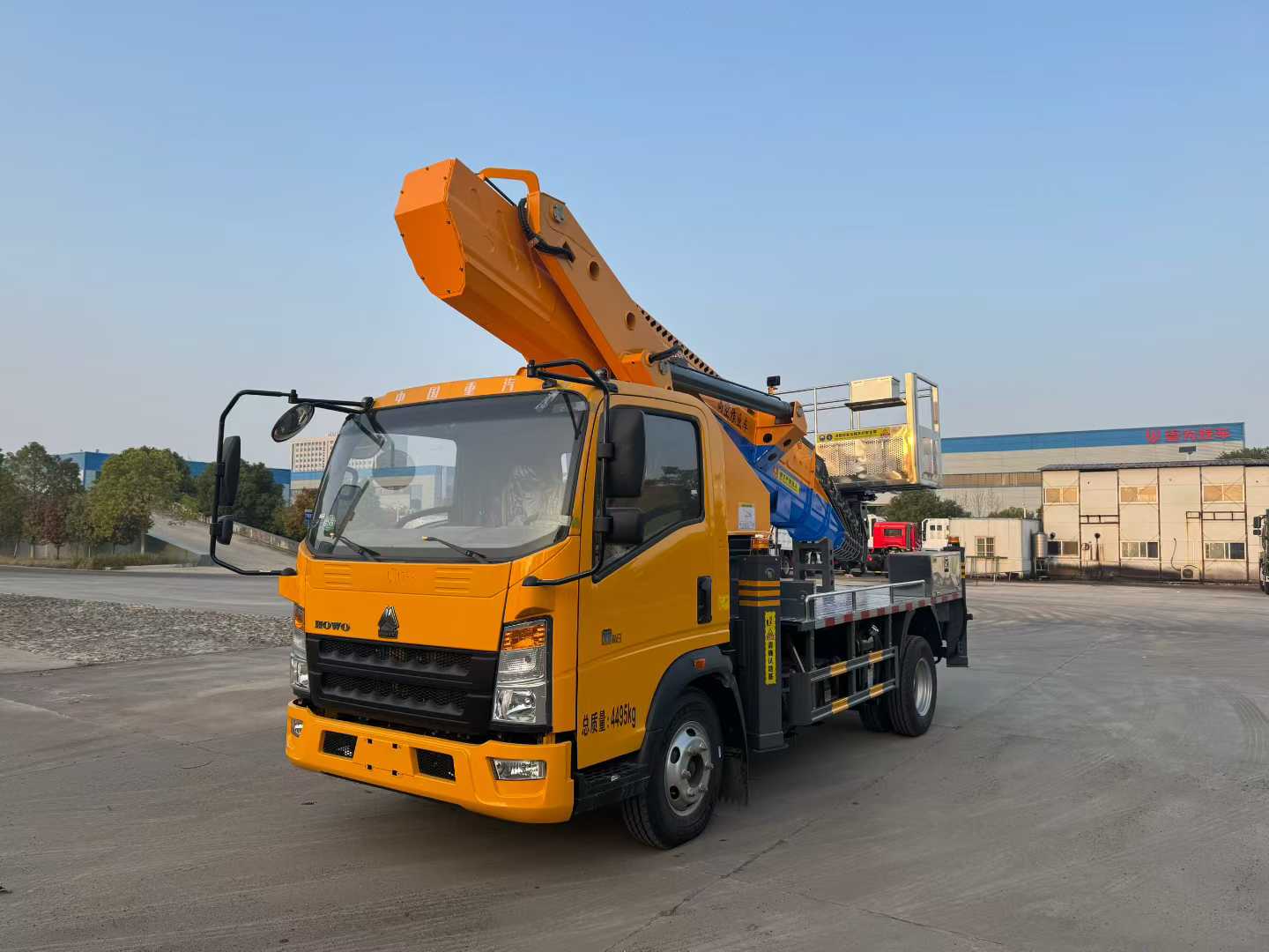 新型重汽33-36米直臂高空作業(yè)車推薦