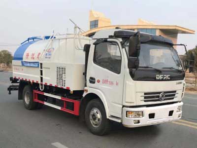 國六東風多利卡清洗車