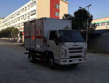 程力威牌CLW5040XQYJ6型爆破器材運輸車